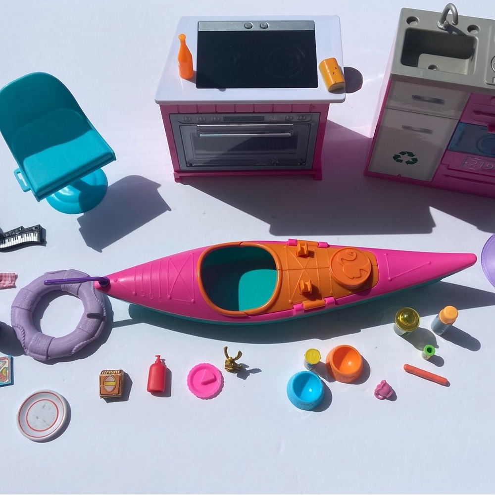 Mixed Barbie accessories lot